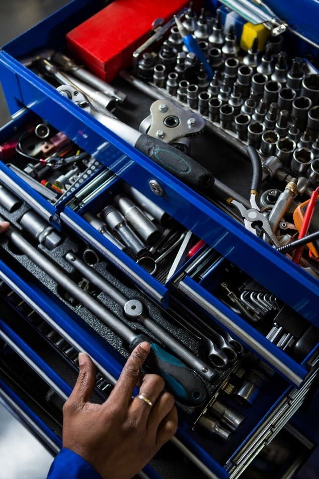 Sale of hand and power tools